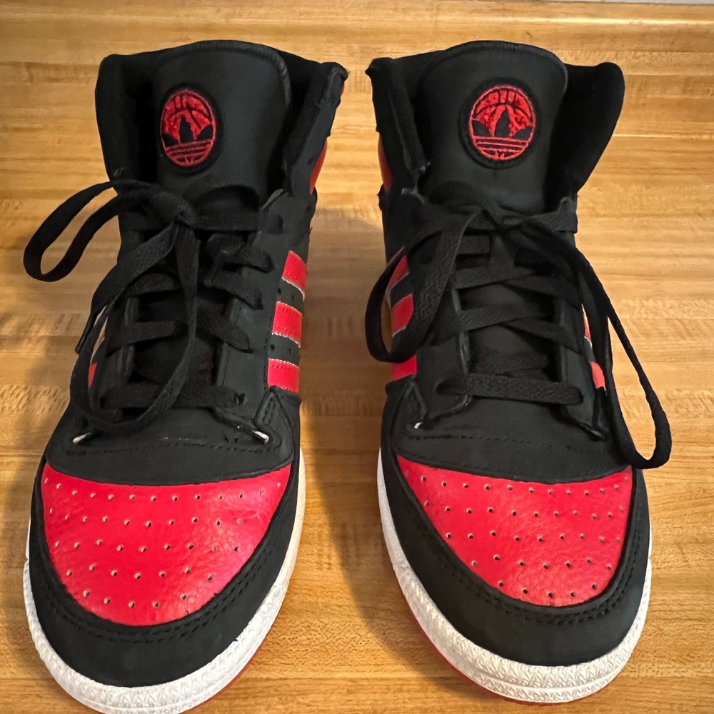 Adidas High Top Boys Sneakers